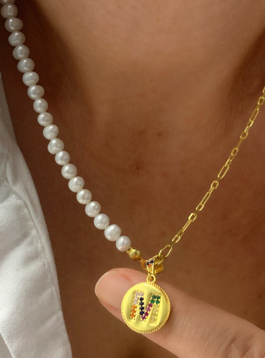 Dainty Pearl Name Necklace, Half Pearl Half Gold Chain, Custom Initial Trendy Pearl necklace, Letter Choker, Natural Freshwater Pearls,
