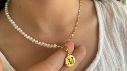 Dainty Pearl Name Necklace, Half Pearl Half Gold Chain, Custom Initial Trendy Pearl necklace, Letter Choker, Natural Freshwater Pearls,