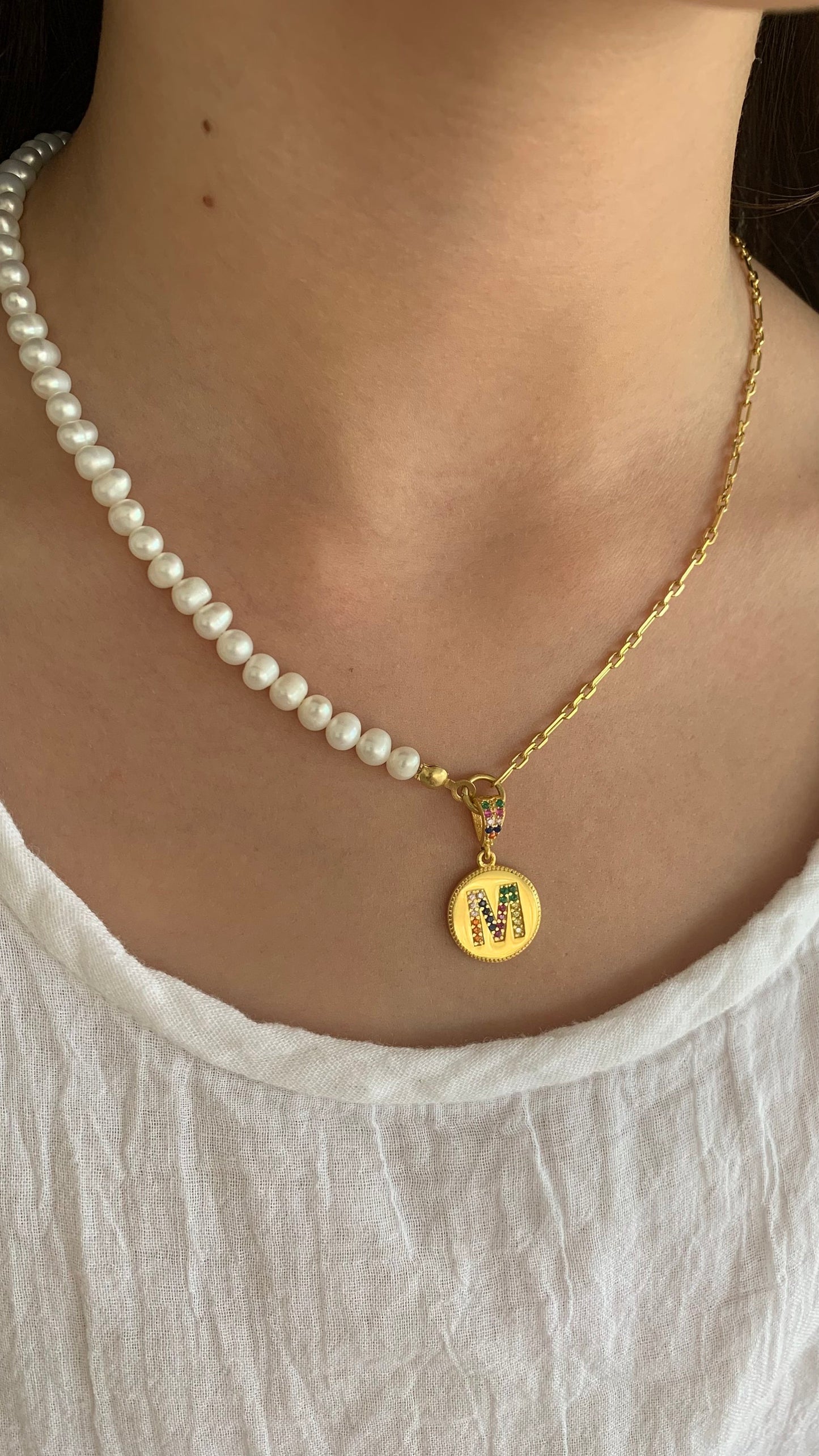 Dainty Pearl Name Necklace, Half Pearl Half Gold Chain, Custom Initial Trendy Pearl necklace, Letter Choker, Natural Freshwater Pearls,