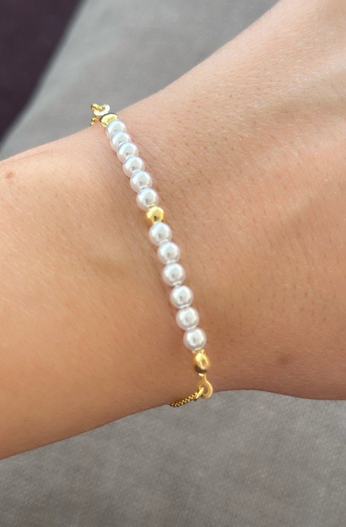 Tiny Pearl Bracelet, Gold Pearl Bracelet, Bridesmaid Bracelet, Pearl Jewelry, Layering Bracelet, Stacking Bracelet, Minimalist Jewelry, 925