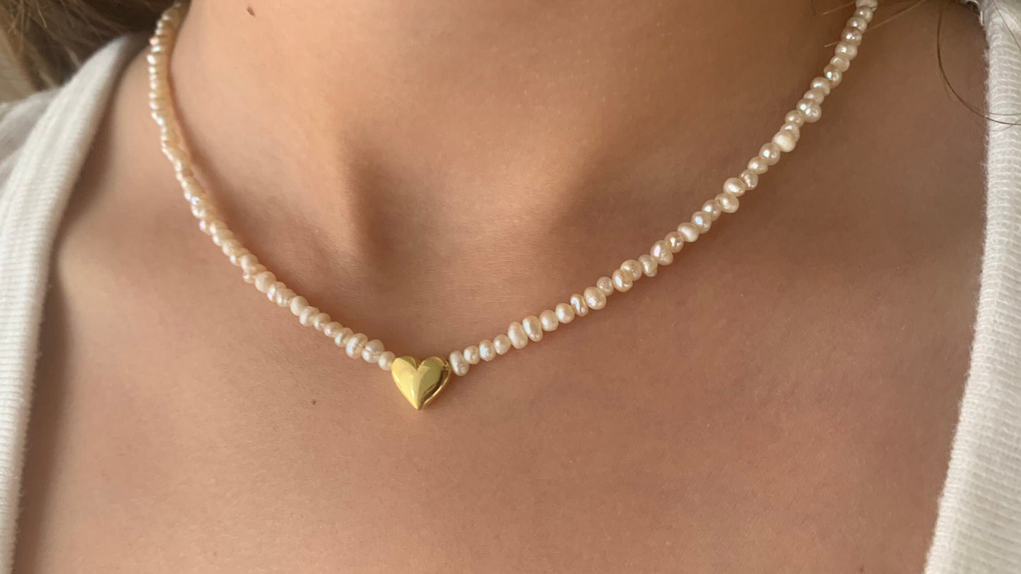 Dainty pearl choker necklace with freshwater pearls and 3D heart pendant. A timeless jewelry gift for her in sterling silver, gold, or rose gold- minimalist jewelry for wedding, bridesmaid, bridal, birthday, anniversary, mother's day, valentine's day, christmas