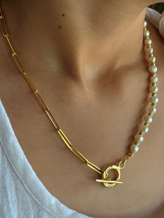 Trendy Pearl Toggle Necklace, Valentines Day gift, Girlfriend Necklace, Half Chain Half Pearl Necklace, Pearl Choker, Gold Layering Necklace