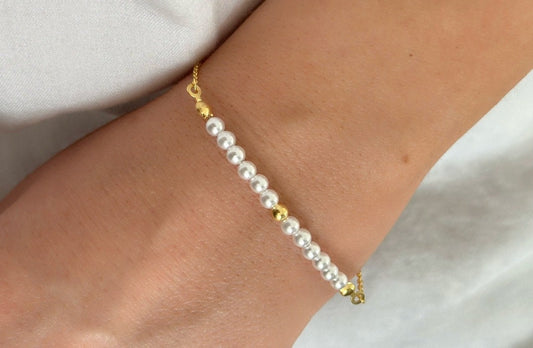 Tiny Pearl Bracelet, Gold Pearl Bracelet,  Bridesmaid Bracelet, Pearl Jewelry, Layering Bracelet, Stacking Bracelet, Minimalist Jewelry, 925